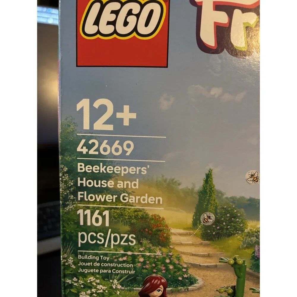 LEGO FRIENDS Beekeepers House & Flower Garden #42669 1161 Pcs Diversity- Anxiety